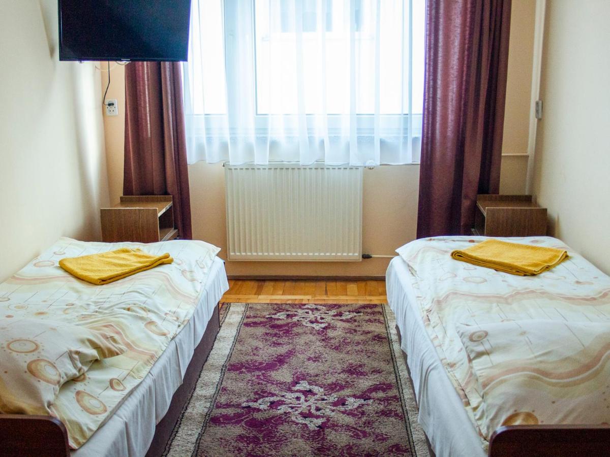 Hotel Zajazd Zacisze Rymanów-Zdrój Esterno foto